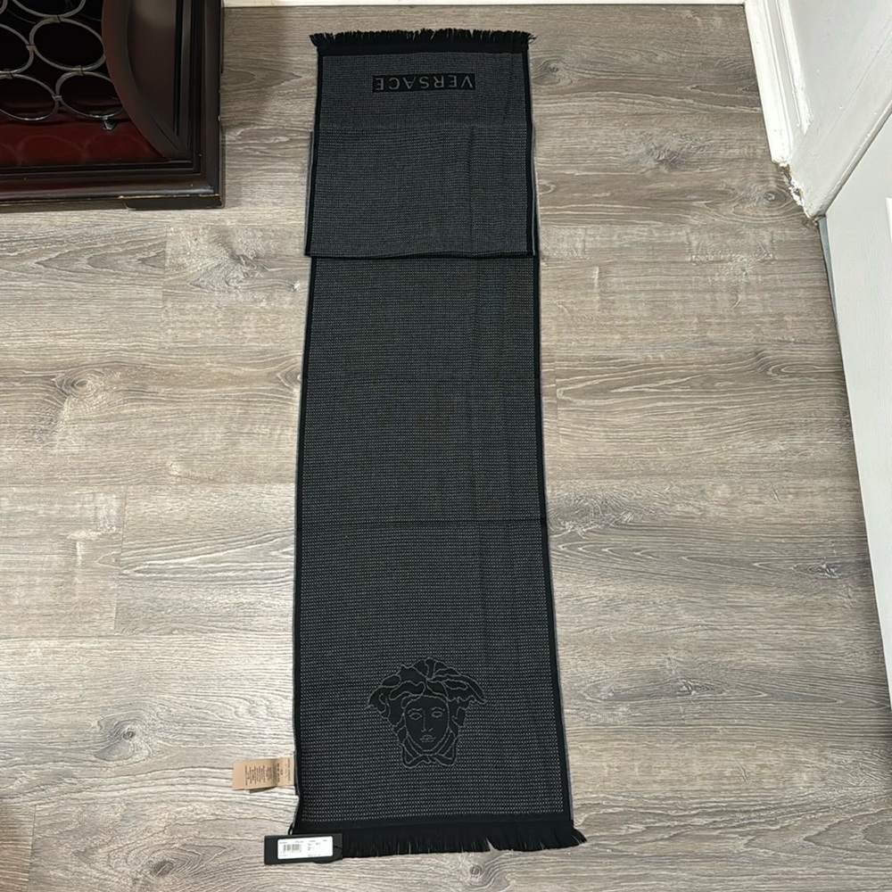 VERSACE Scarf